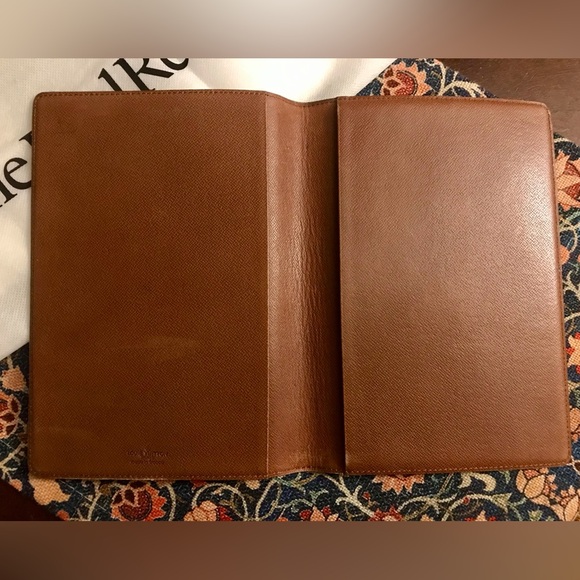 Louis Vuitton Agenda - Picture 4 of 13